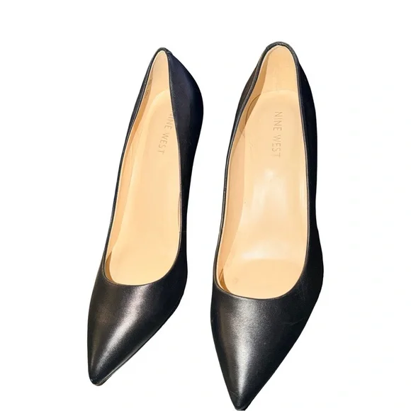 Nine West | Classic Black Leather Pointed Pumps-8.5M - Picture 3 of 10